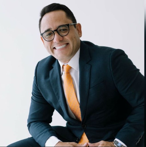 Felipe Oliveira, Innova Contabilidade